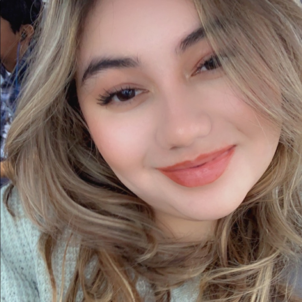 Meet your Posher, Clarissa